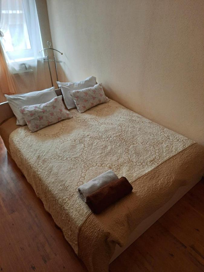 Apartment In The Historical City Center Chernivtsi Εξωτερικό φωτογραφία
