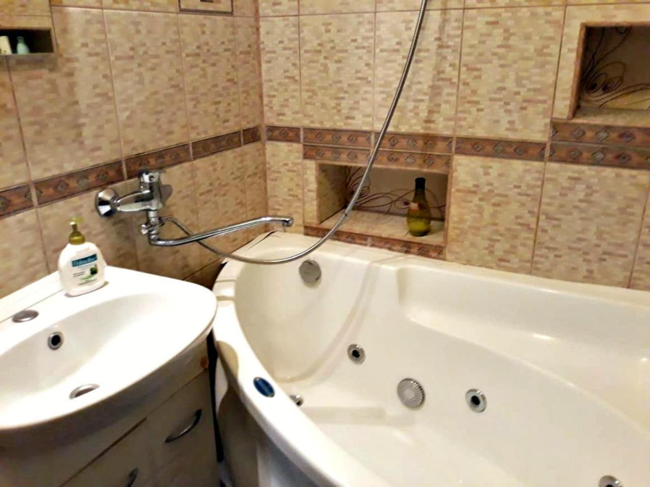 Apartment In The Historical City Center Chernivtsi Εξωτερικό φωτογραφία